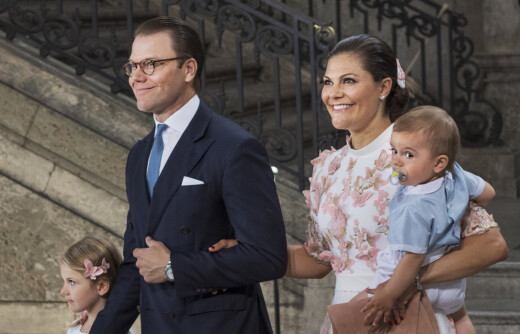 Stockholm, Sverige 20170714.
Kronprinsesse Victoria med prins Oscar p armen, prins Daniel og prinsesse Estelle forlater Te Deum i Slottskyrkan i forbindelse med med kronprinessens 40-rsdag.
Foto: Erik Simander / NTB scanpix